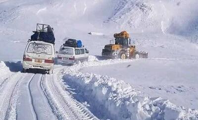 بارش برف در گردنه های آذربایجان غربی به ۵۰ سانتیمتر رسید/ از سفرهای غیر ضرور ی پرهیز شود