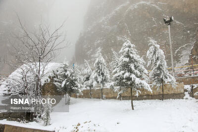 برف راه ۲۱۰ روستای مازندران را مسدود کرد