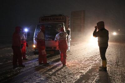 امدادرسانی به ۲۳۲ خودرو گرفتار در برف محورهای اردبیل