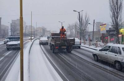 تردد روان در معابر شهری کرمانشاه با وجود بارش برف