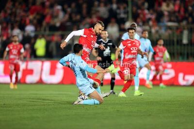 گزارش زنده: پرسپولیس 1 - گل گهر 0