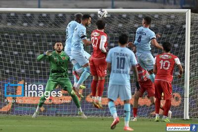 عضو هیات مدیره پرسپولیس: فوتبال در ایران زیان‌ده است/ از نتایج عذرخواهی می‌کنیم - پارس فوتبال