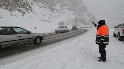 استقرار راهداران در محور‌های برفگیر مازندران 