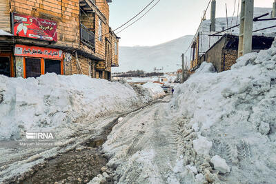 برف و کولاک راه ۲۱۰ روستای مازندران را مسدود کرد