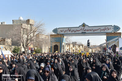 انقلاب اسلامی کاملترین  و مردمی‌ترین انقلاب در بین انقلاب‌های جهان است/گرامیداشت روز ملی ملایر