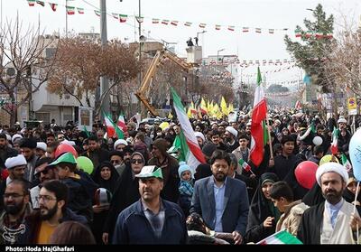 دعوت امام جمعه و استاندار کرمانشاه برای راهپیمایی 22 بهمن - تسنیم