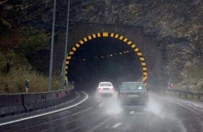 جاده چالوس و آزادراه تهران-شمال همچنان یک‌طرفه است