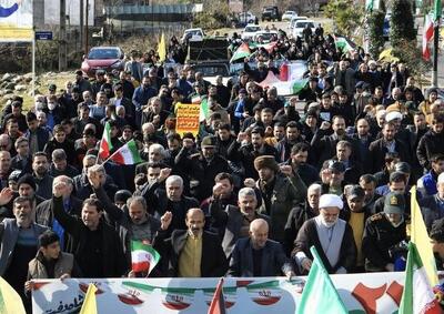 حضور پرشور مردم ماکلوان در جشن انقلاب - اکونیوز