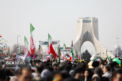 ۸۴ اینفلوئنسر از ۳۰ کشور در راهپیمایی ۲۲ بهمن تهران حضور داشتند