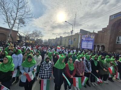 حضور پررنگ جوانان در راهپیمایی ۲۲ بهمن نشان از دشمن‌شناسی آن‌ها دارد