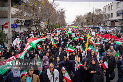 آغاز راهپیمایی جشن بزرگ انقلاب در شیراز