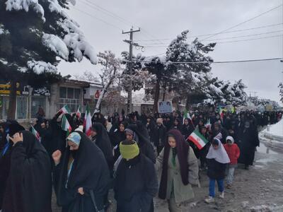 حضور با شکوه مردم روستای خورهشت در راهپیمایی ۲۲ بهمن