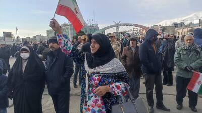 راهپیمایی ۲۲ بهمن در سنندج آغاز شد