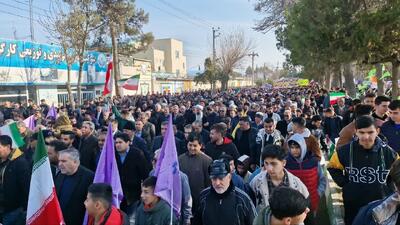 تجدید میثاق مردم پارس‌آباد با امام راحل در راهپیمایی ۲۲ بهمن ماه