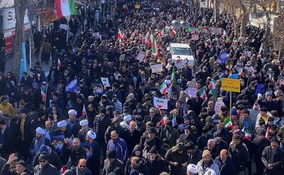 پاسخ کوبنده مردم اردبیل به دشمن با حضور در راهپیمایی ۲۲ بهمن