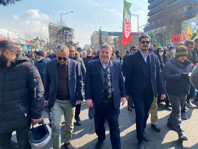 امیدواریم کسانی که در خواب تهدید ایران به سر می‌برند این جمعیت عظیم را ببینند و به خود بیایند