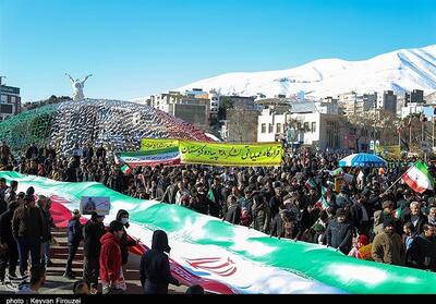 راهپیمایی 22بهمن کردستان/شکوه دشمن‌شکن شیعه و سنی - تسنیم