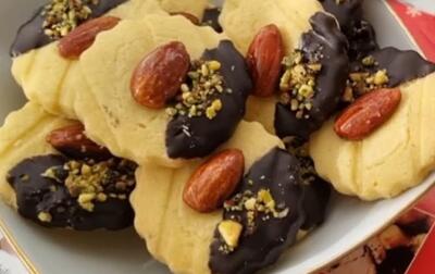 (ویدئو) طرز تهیه شیرینی زعفرانی مجلسی برای عید - فراشپز