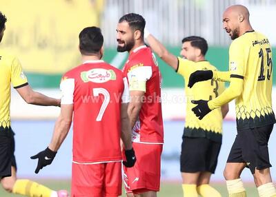 گزارش زنده: سپاهان ۰ - پرسپولیس ۰