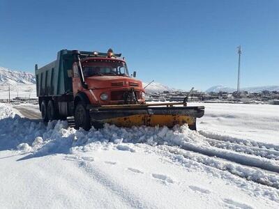 امدادرسانی راهداران چهارمحال و بختیاری به ۵۶ خودروی گرفتار در برف