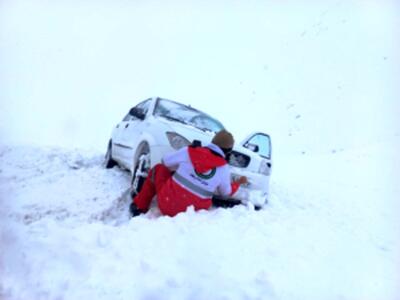 گرفتار شدن خودروها در کولاکِ گردنه الماس