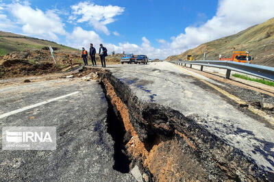 جزییات رانش زمین و انسداد راه ۷۵ روستای بابل+فیلم