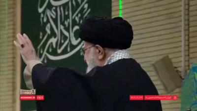 لحظه ورود رهبر انقلاب در جمع مردم آذربایجان شرقی