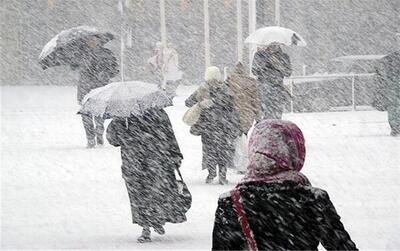 برف و باران در راه آذربایجان‌غربی