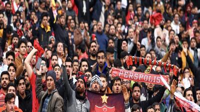 عکاظ: پرسپولیس با هوادارانش دنبال صعود است