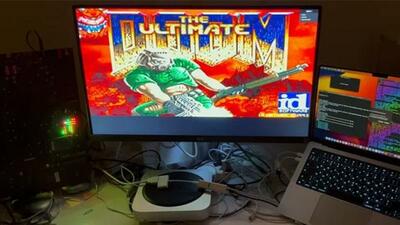 وقتی دانگل HDMI به کنسول برای بازی DOOM تبدیل می‌شود!