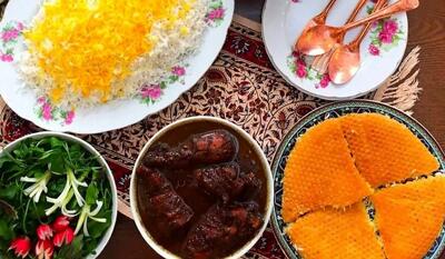 طرز تهیه فسنجان: خورشتی ترش و شیرین با گردو و رب انار