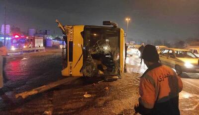 واژگونی اتوبوس در محور اسلام‌آبادغرب به کرمانشاه با ۴۰ مصدوم