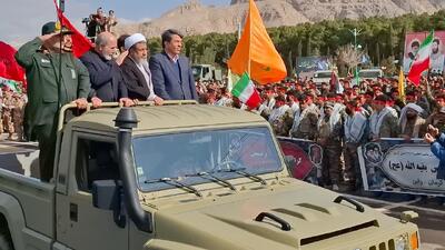 فیلم| نمایش انسجام در رزمایش ۵۰ هزار بسیجی استان کرمان