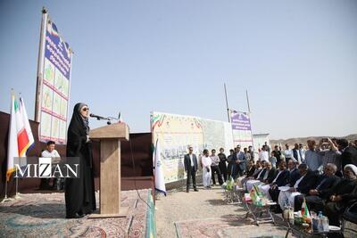 کلنگ آماده‌سازی ۱۷۰۰ هکتار زمین برای احداث ۹ هزار و پنجاه واحد مسکونی به زمین زده شد