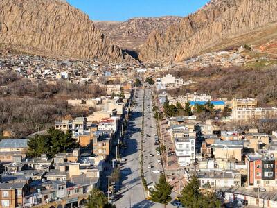 (عکس) سفر به ایران قدیم؛ خیابانی در شهر «کرند» کرمانشاه؛ یک قرن قبل