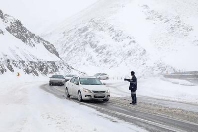 هراز وکندوان مسدود است؛ بارش برف در محورهای کوهستانی