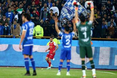 دردسر بزرگ پرسپولیس در دربی؛ استقلال جلو افتاد