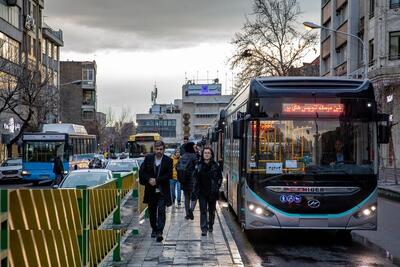 (تصاویر) رونمایی از اولین خط اتوبوس‌های برقی در تهران