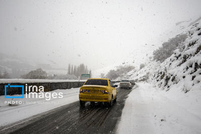 آغاز بارش در محورهای آذربایجان شرقی / الزام زنجیر چرخ برای تردد در گردنه ها