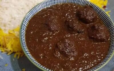 طرز تهیه فسنجون بدون گردو با کنجد و گوشت چرخ کرده