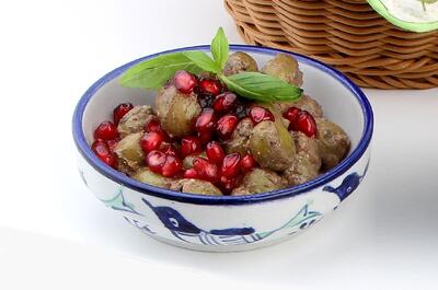 طرز تهیه زیتون پرورده معروف گیلانی با سبزی مخصوص