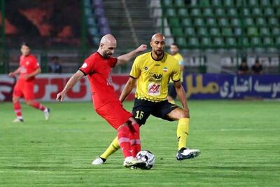 نتیجه نیمه اول بازی تراکتور و سپاهان 0 - 0