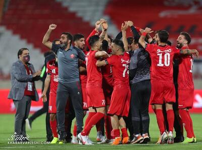 ببینید | تقسیم شادی کارتال با هواداران پرسپولیس، بعد از پیروزی مقابل استقلال