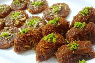 طرز تهیه باقلوا شعریه عربی خوشمزه و زعفرانی با شیر عسلی