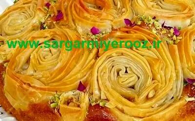 طرز تهیه کیک باقلوا زعفرانی برای عید نوروز