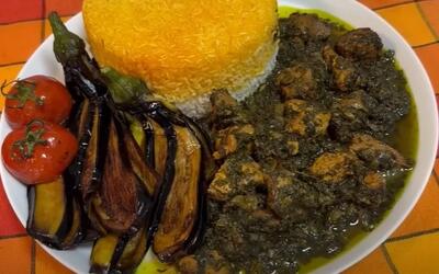 طرز تهیه خورشت مرغ و گشنیز / مرغ با طعم بی نظیر و فوری برای مهمانی