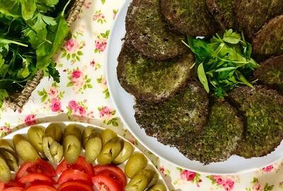 آشنایی با طرز تهیه کوکو جعفری برای سفره افطار + فوت و فن