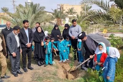 کاشت نهال در «گناوه» به مناسبت روز درختکاری