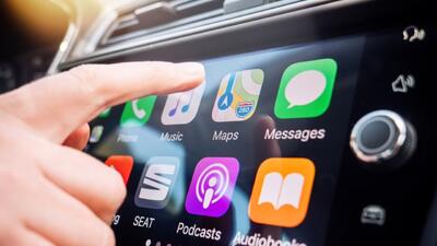 مطلب روز | iOS 18.4 سرانجام قصد دارد مشکل اصلی CarPlay را برای صاحبان EV برطرف کند | پیراشکی