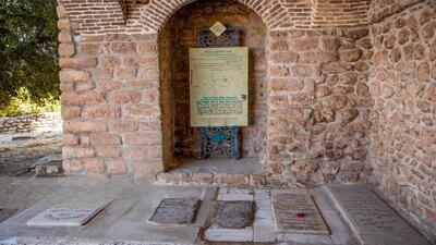 مقبره شهنشاه لرستان؛ میراث ملی که در دستان غارتگران قرار گرفت + فیلم